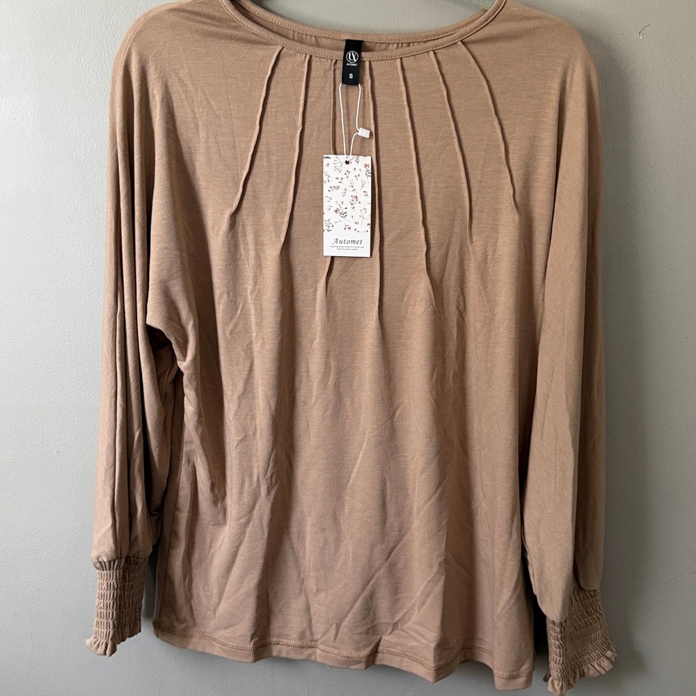 Chic Beige Women's Blouse - Picture 3 of 7